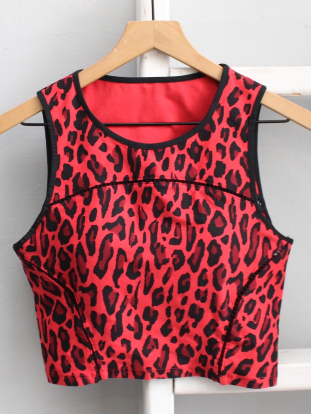 MICHI Red & Black Primal Leopard Print Built-In Bar Crop Top Women's Size Medium